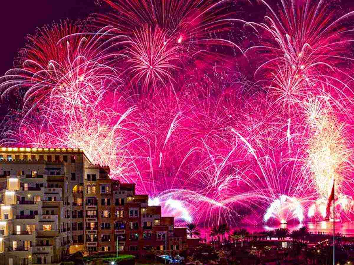 Amazing Fireworks in Ras Al Khaimah: Breaking World Records on New Year's Eve