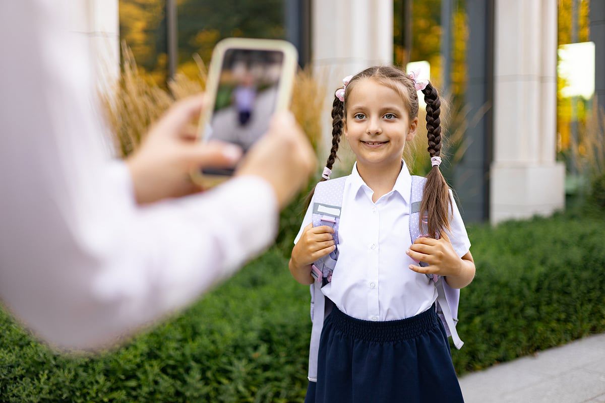 UAE Schools Issue New Rules Banning Parents From Photographing Other Children