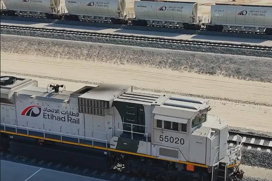 الاتحاد للقطارات تطلق خدمة شحن مباشرة تربط الفجيرة بمدينة أبوظبي الصناعية